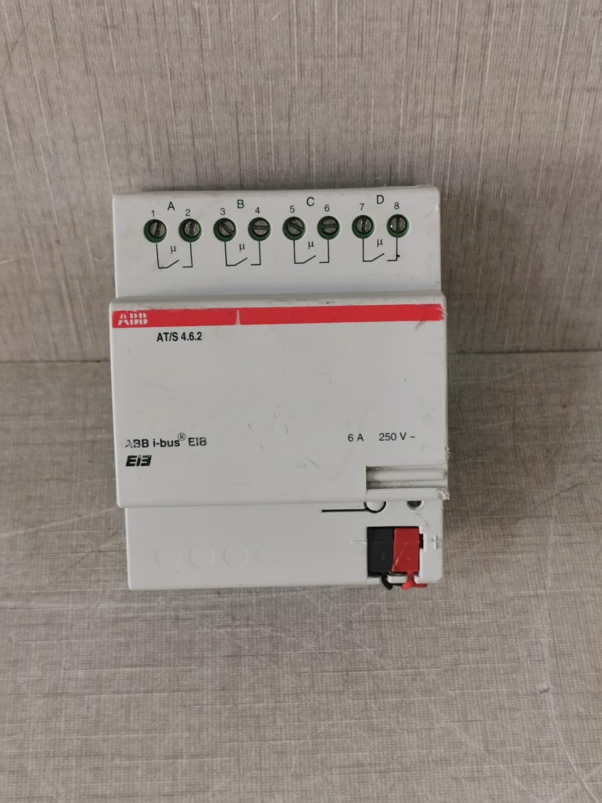 GHQ6310033R0111 ABB i-bus AT/S 4.6.2 Switch Actuator