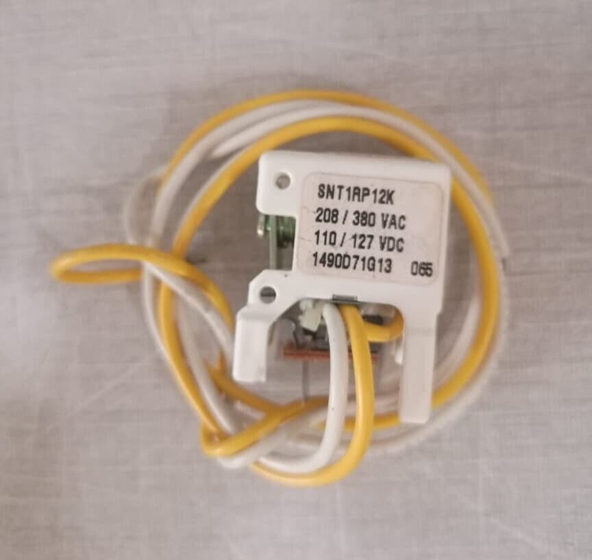 EATON SNT1RP12K Shunt Trip 208 380 VAC 110 127 VDC 1490D71G13