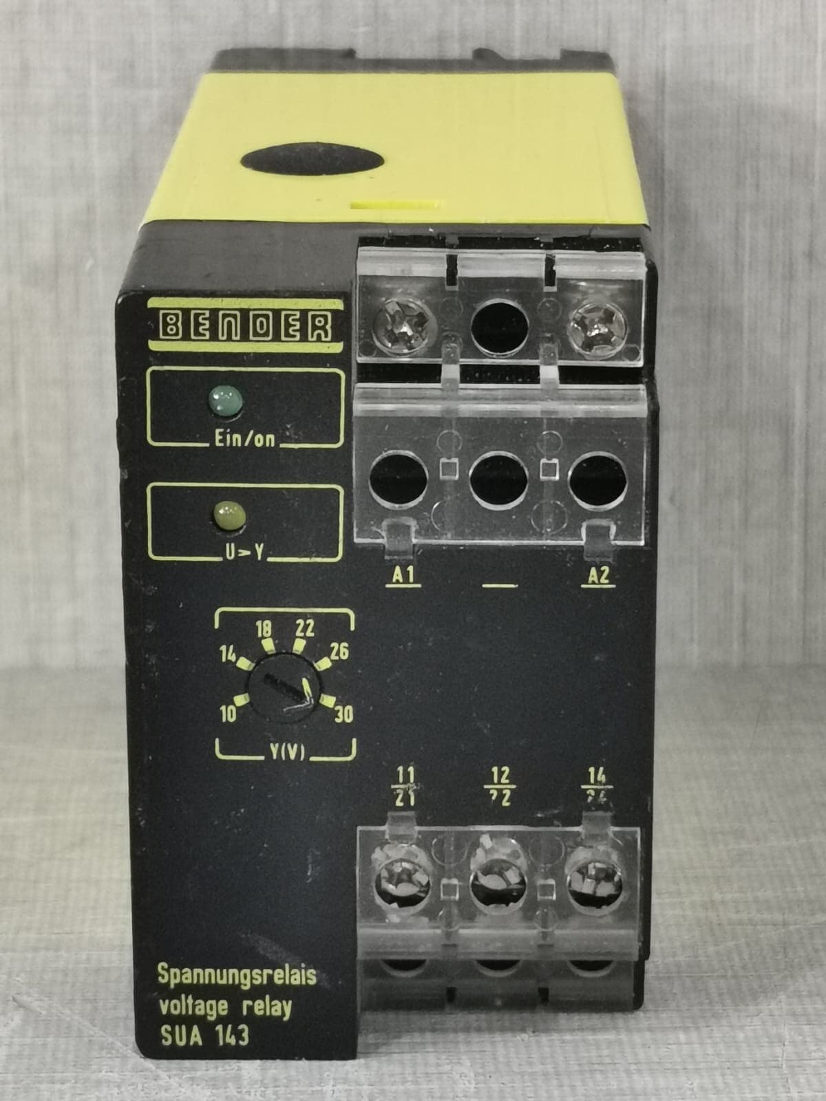 BENDER SUA143 B932802 VOLTAGE RELAY