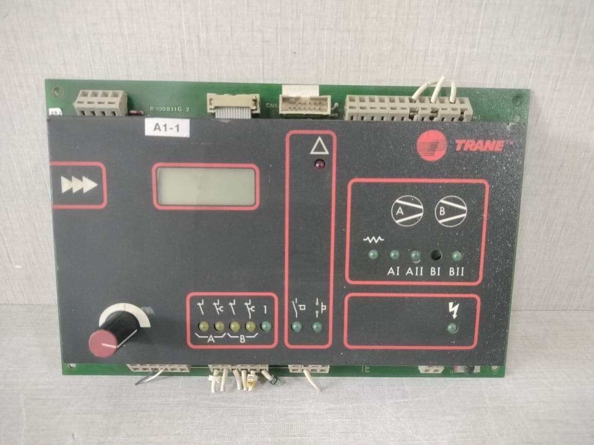TRANE AC900147 PLC X-13740078-01 A2 -SCREEN DAMAGED