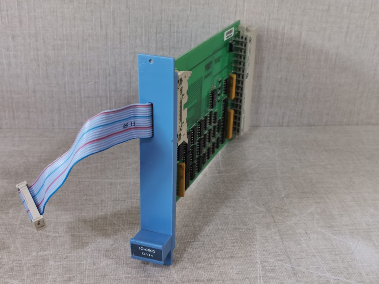 Honeywell IO-0001 Extender Module CC V1.0 - Slightly Damaged & Scratch