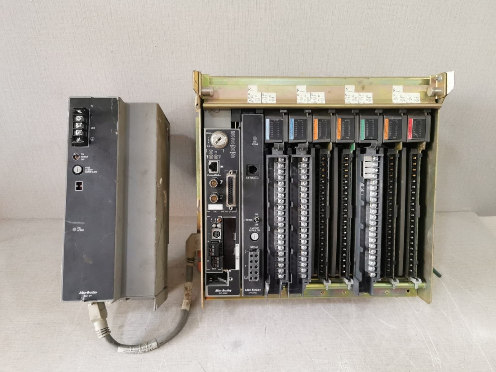 Allen Bradley 1771-A2B B 8-Slot I/O Chassis WITH 1771-P7 D Power Supply