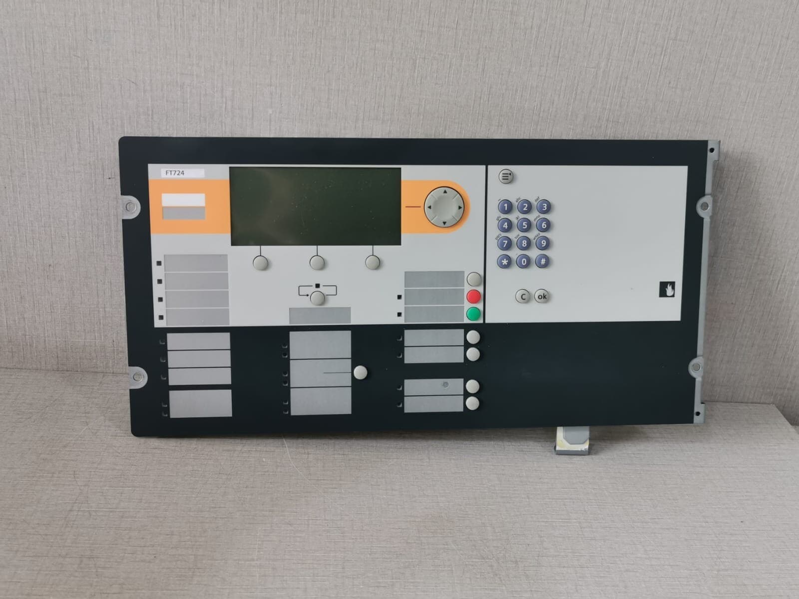 SIEMENS FCM7204-Z3 FIRE CONTROL PANEL - DISPLAY DAMAGED