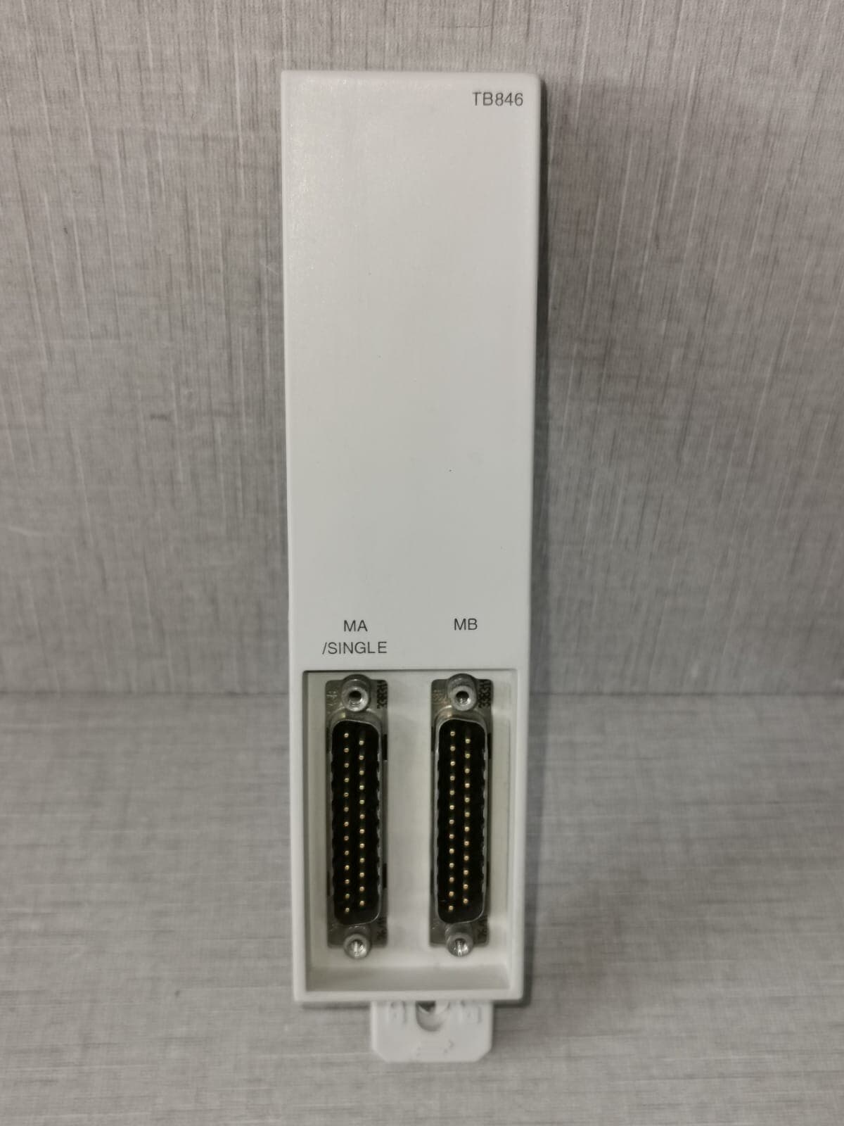 ABB 3BSE021439R1 PR:A /TB846 DUAL MODULE BUS INLET