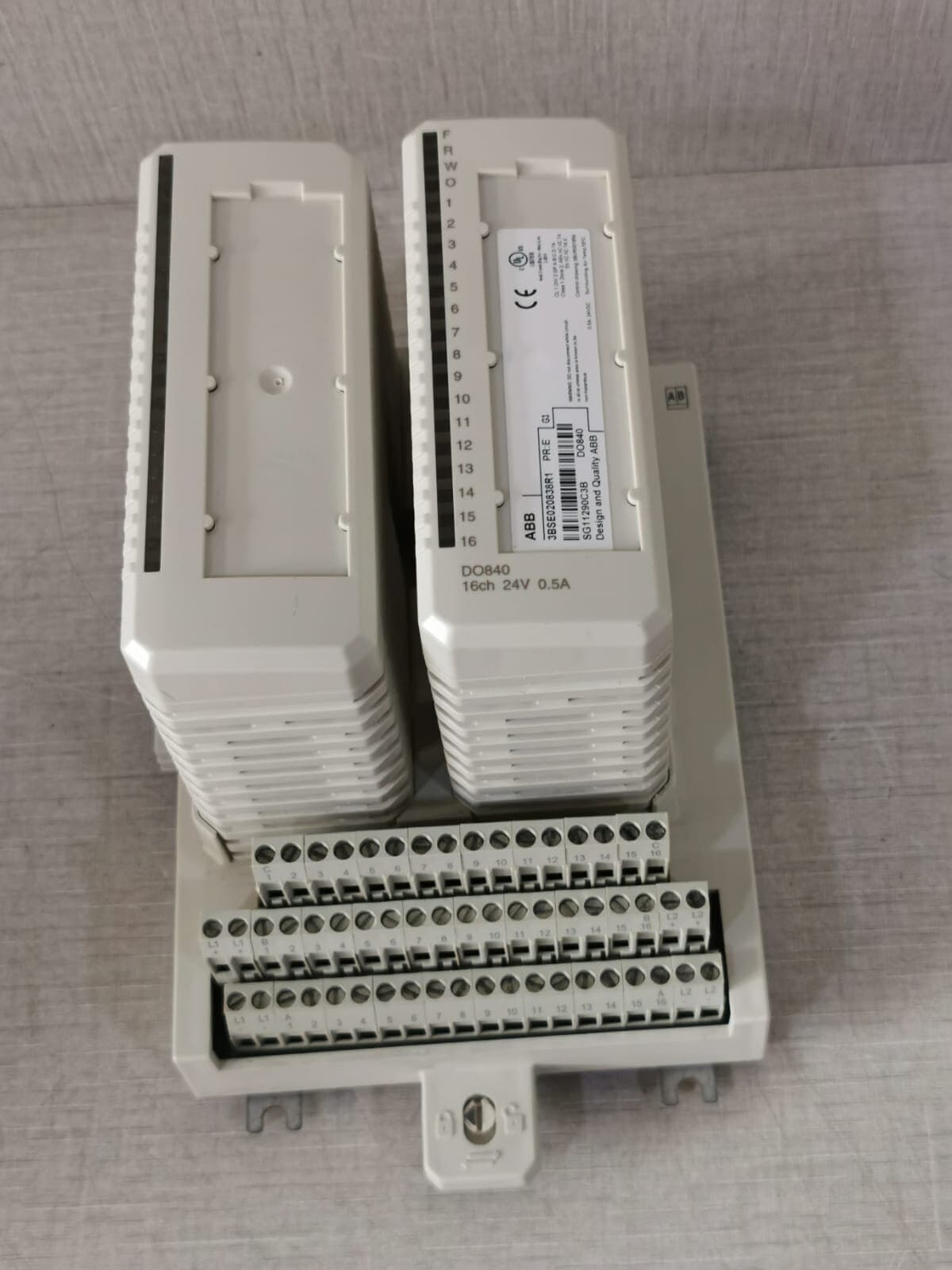 ABB DO840 3BSE020838R1 with Base 3BSE020850R1