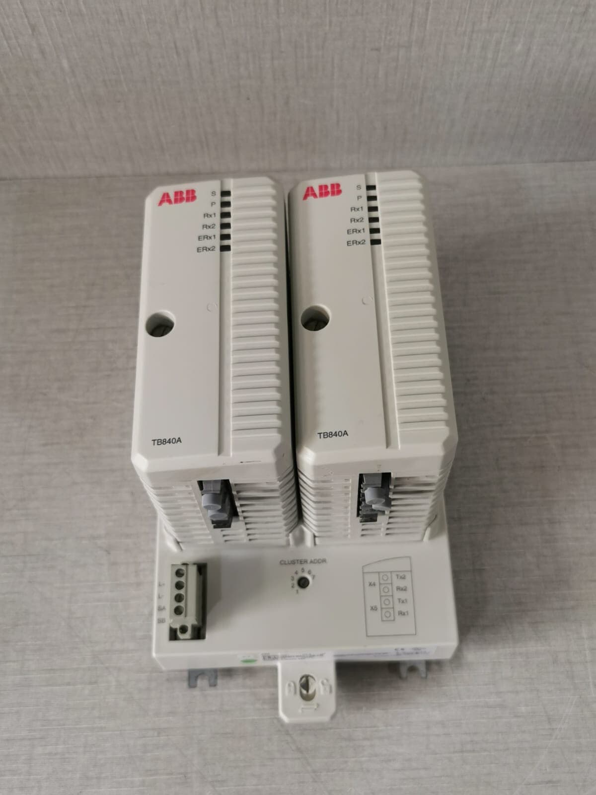 ABB TB840A 3BSE037760R1 Redundant Cluster Module with Base 3BSE020846R1