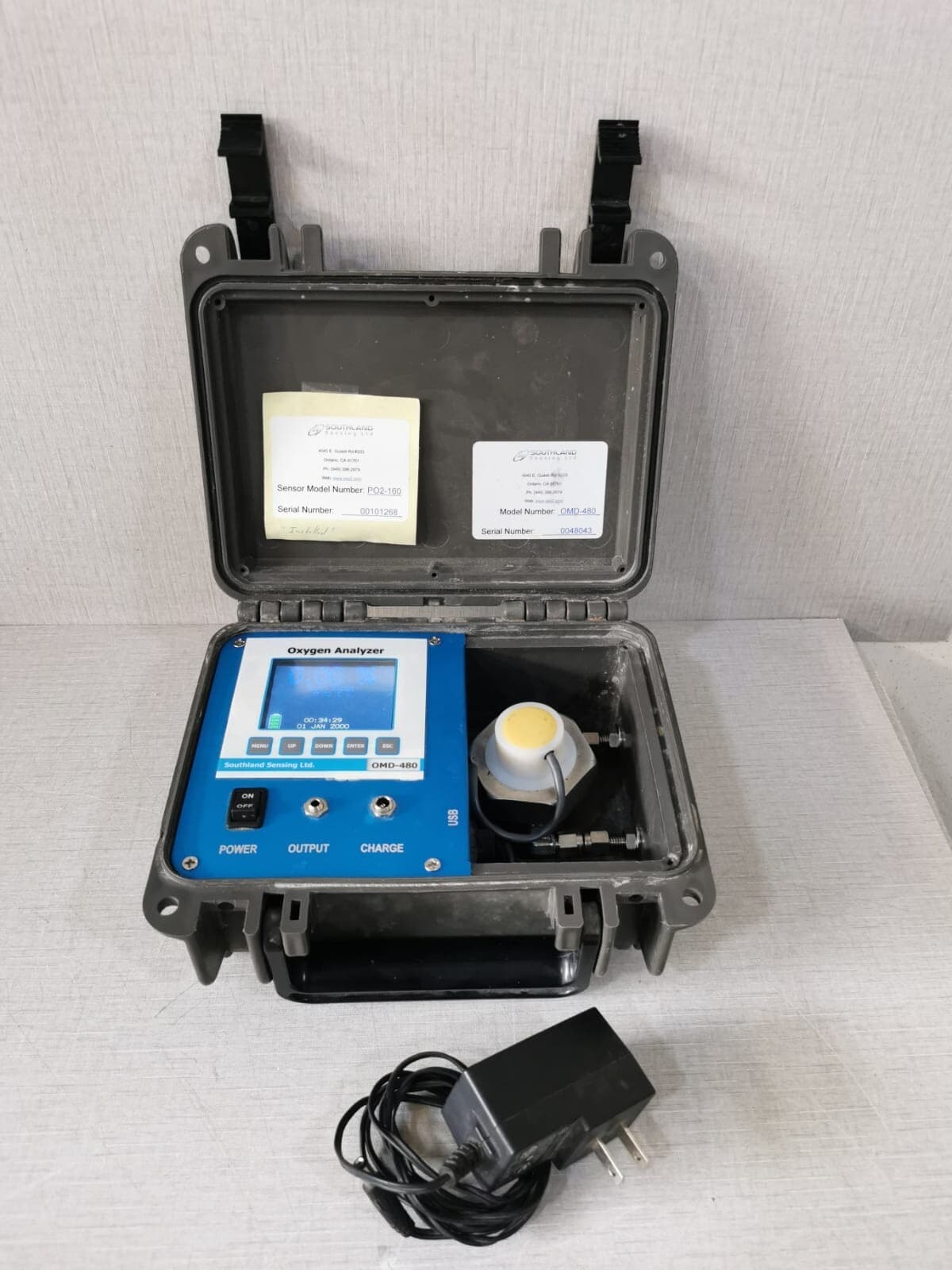 OMD-480 Portable Percent Oxygen Analyzer with charger