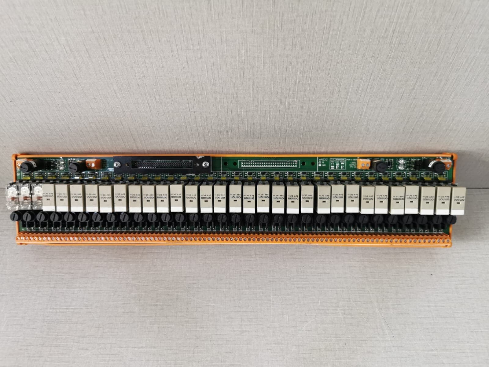 Weidmuller YAO32H 24VDC RELAY BOARD 7940010179