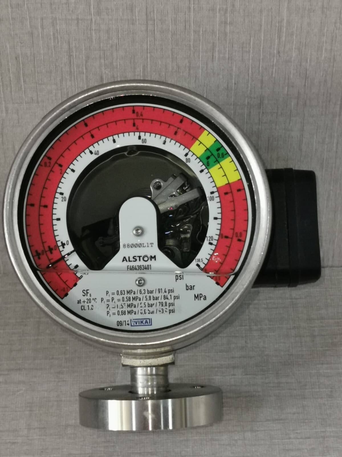 WIKA 233.52.100 Density Monitor with Alarm Contacts 821.1.1.2