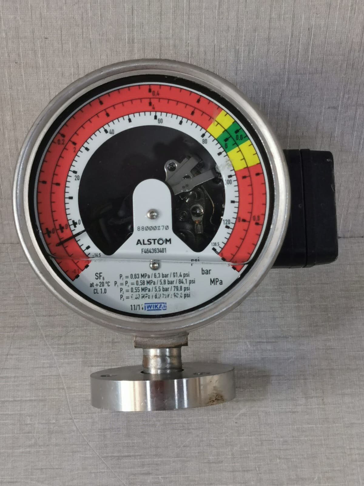 WIKA 233.52.100 Density Monitor with Alarm Contacts 821.1.1.2