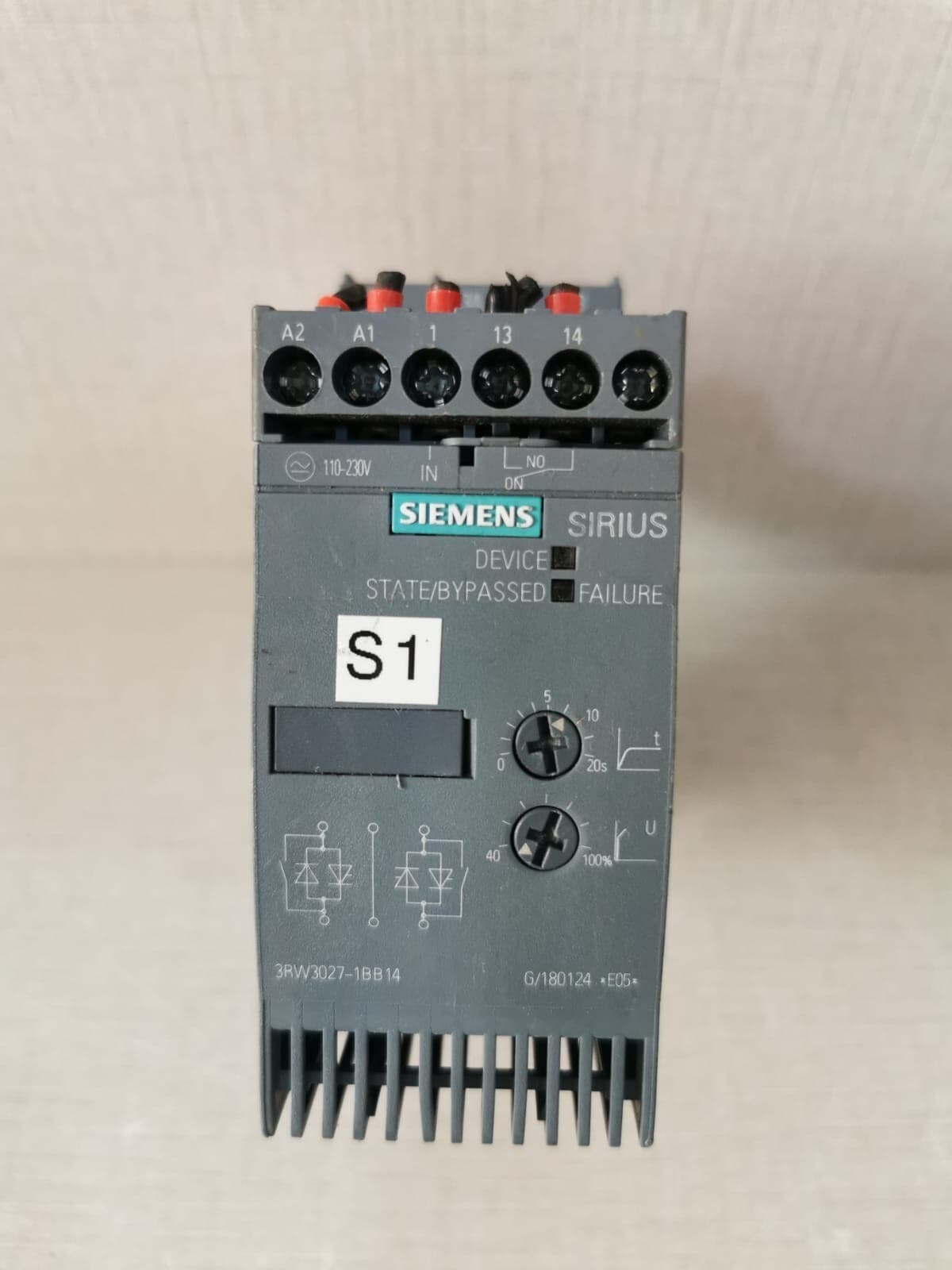SIEMENS 3RW3027-1BB14 SIRIUS AC SEMICONDUCTOR MOTOR STARTER