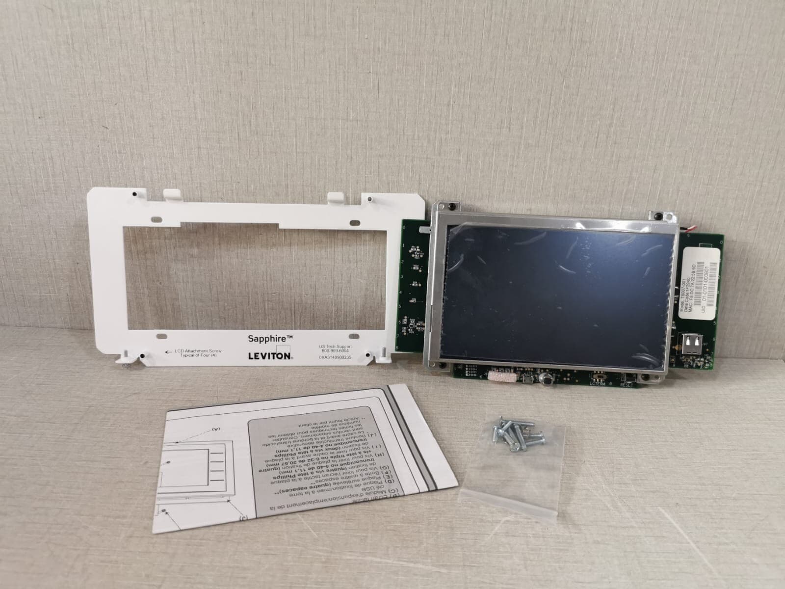 LEVITON SAPHIRE 7' TOUCHSCREEN CAPACITIVE TOUCH TS007-001