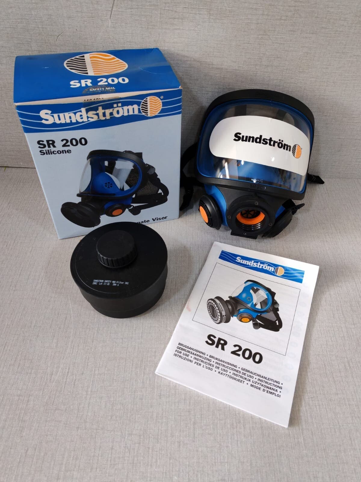 Sundstrom SR 200 Full Face Silicone Mask Respirator - Incomplete Accesssories