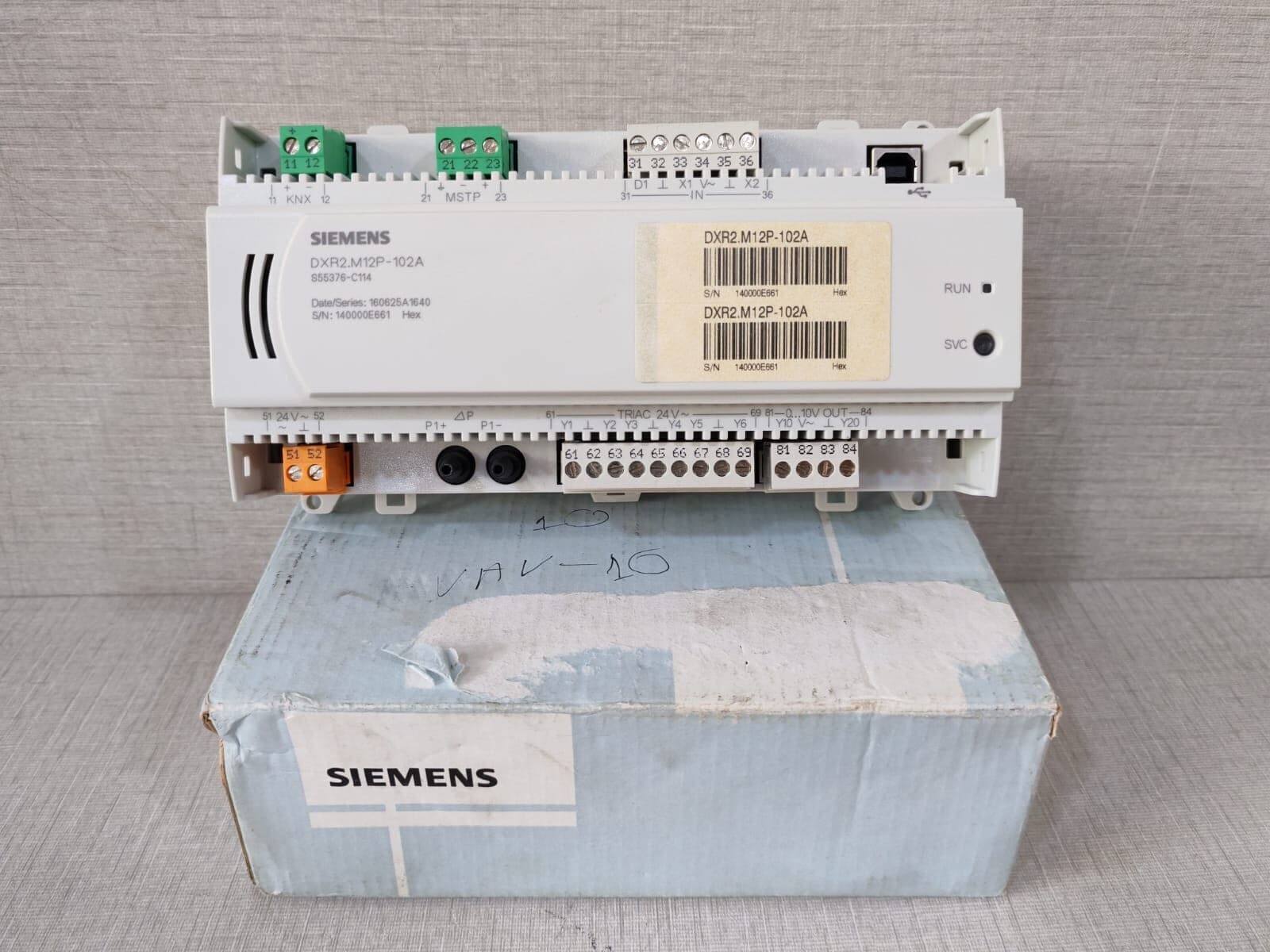 SIEMENS DXR2.M12P-102A COMPACT ROOM AUTOMATION