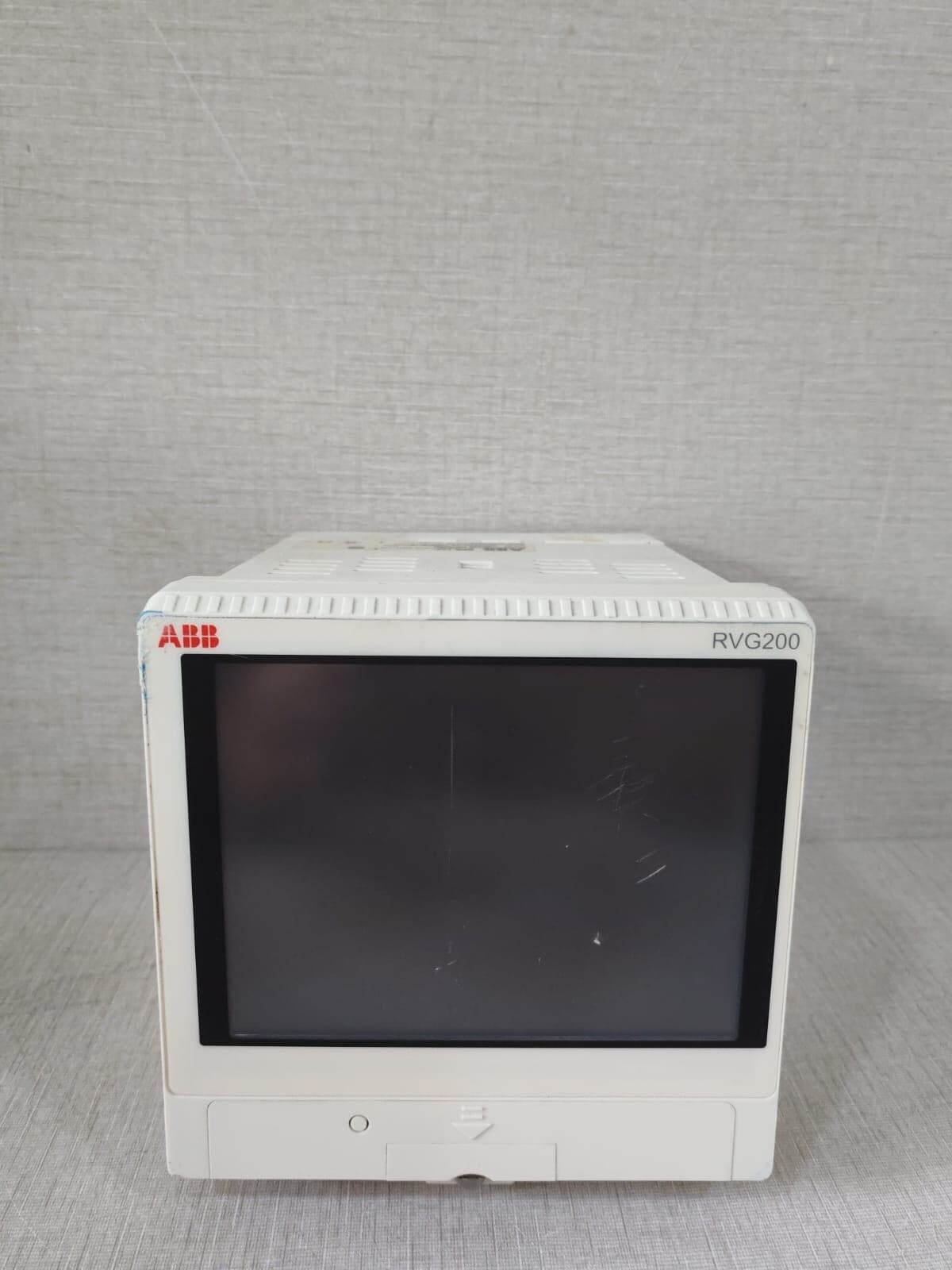 ABB RVG200 SCREENMASTER RVG200A6R6A6R6A0A1A15Y TOUCHSCREEN PAPERLESS RECORDER