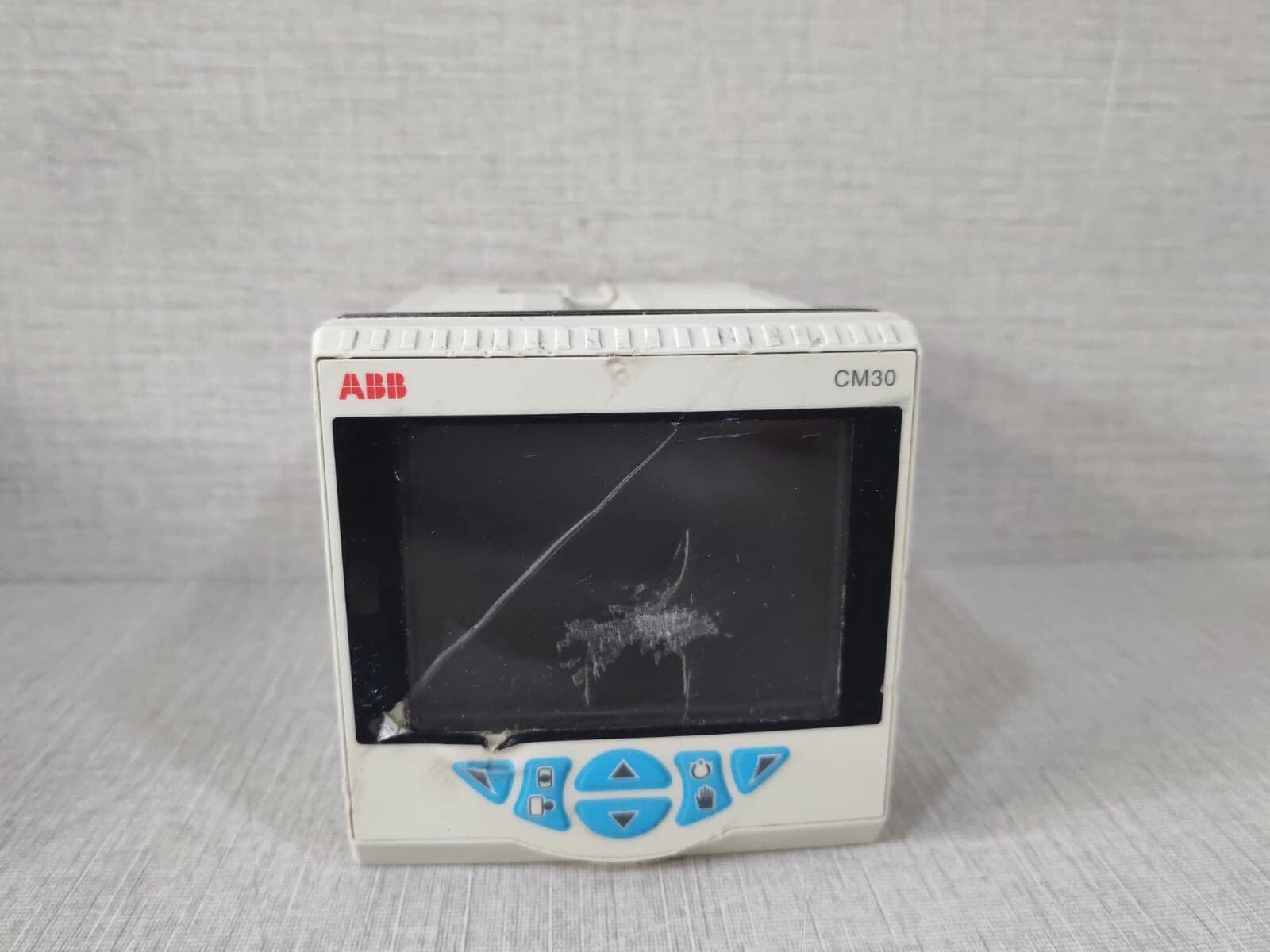 ABB CM30 CONTROLMASTER UNIVERSAL PROCESS CONTROLLER CM30/000S0E0/STD-W/ DAMAGED