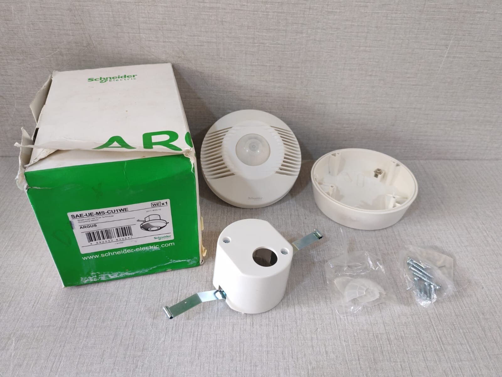 Schneider Electric ARGUS SAE-UE-MS-CU1WE Ceiling Mount 180° Occupancy Sensor
