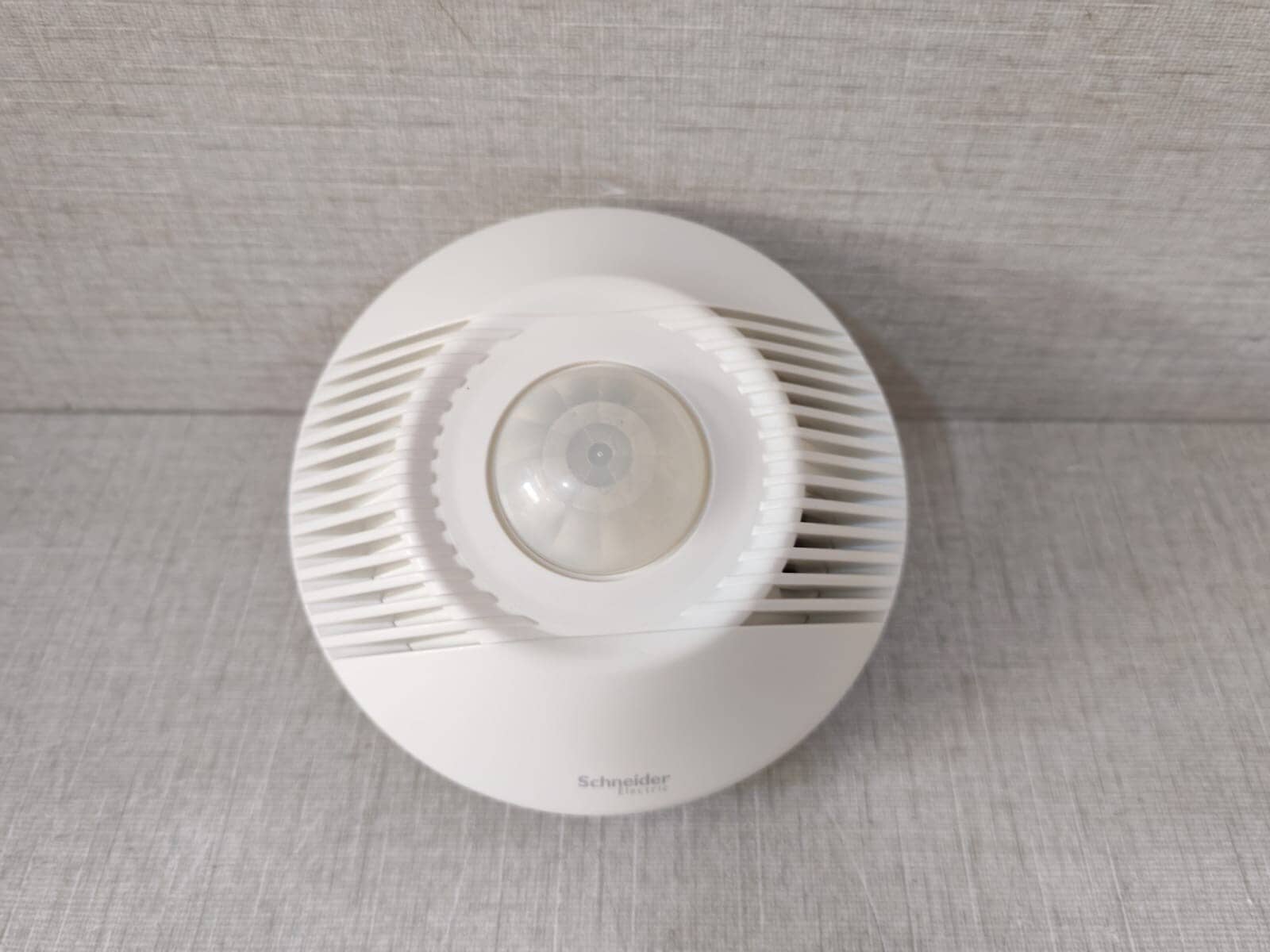 Schneider ARGUS SAE-UE-MS-CU1WE Ceiling Mount 180° Occupancy Sensor