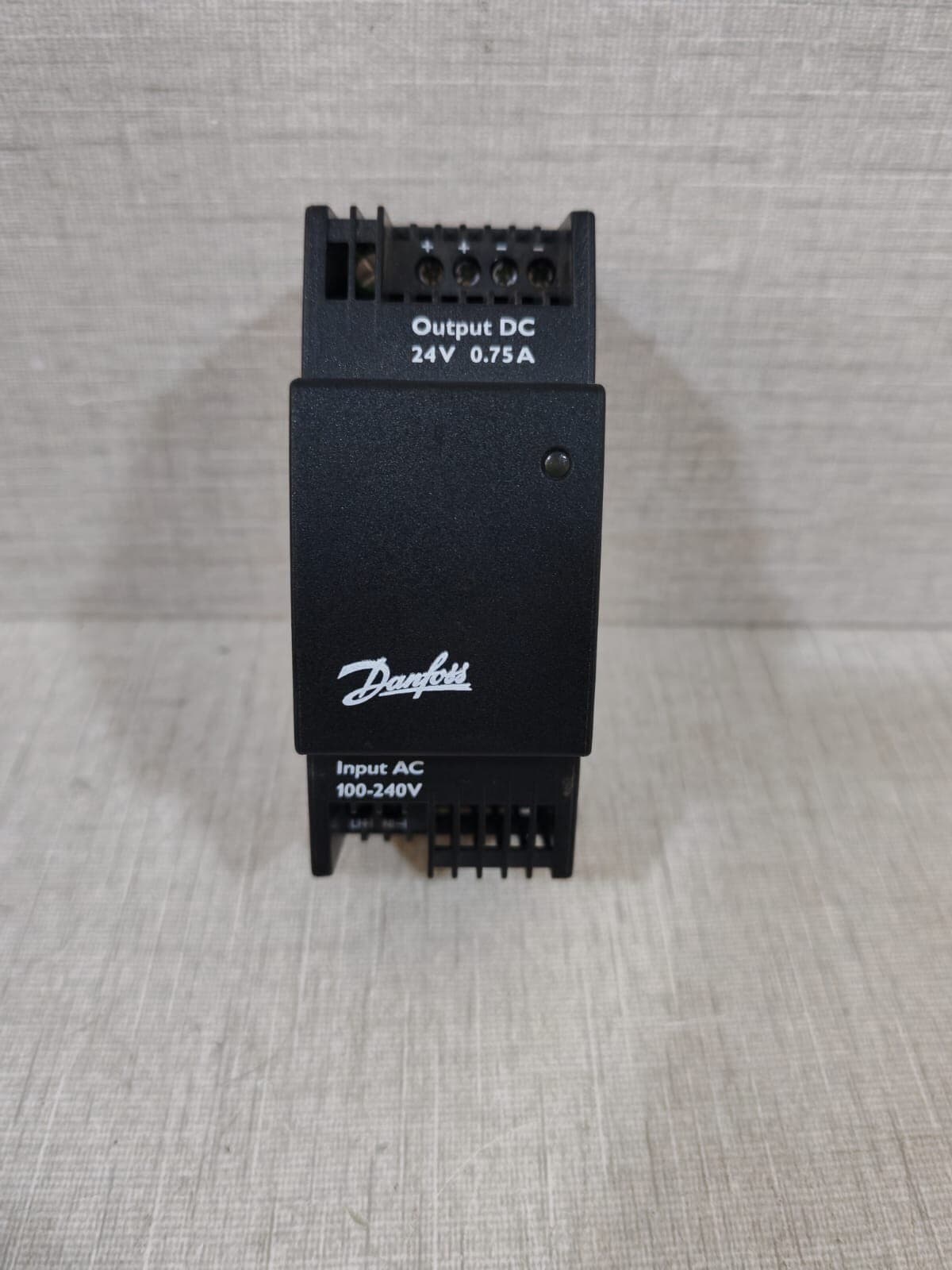 DANFOSS AK-PS 075 Power Supply 080Z0053