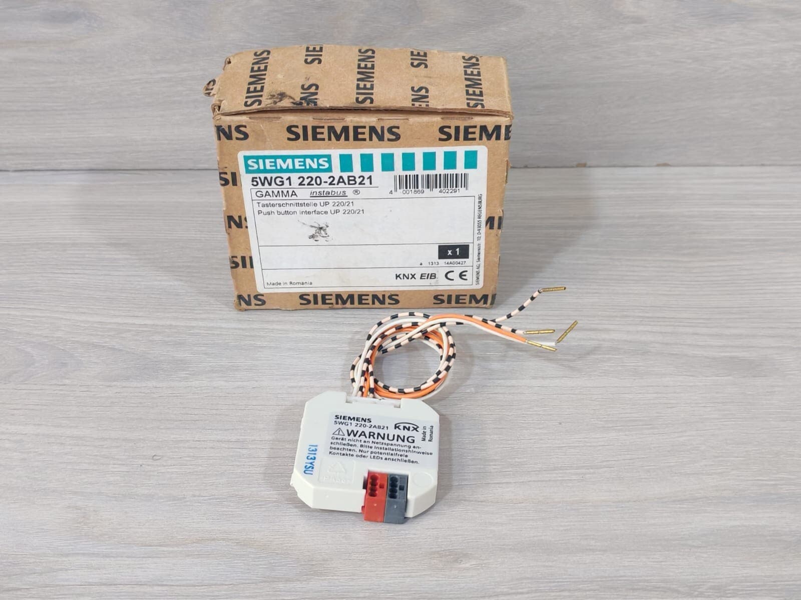 Siemens 5WG1 220-2AB21 Gamma Instabus Push Button Interface UP 220/21 KNX EIB