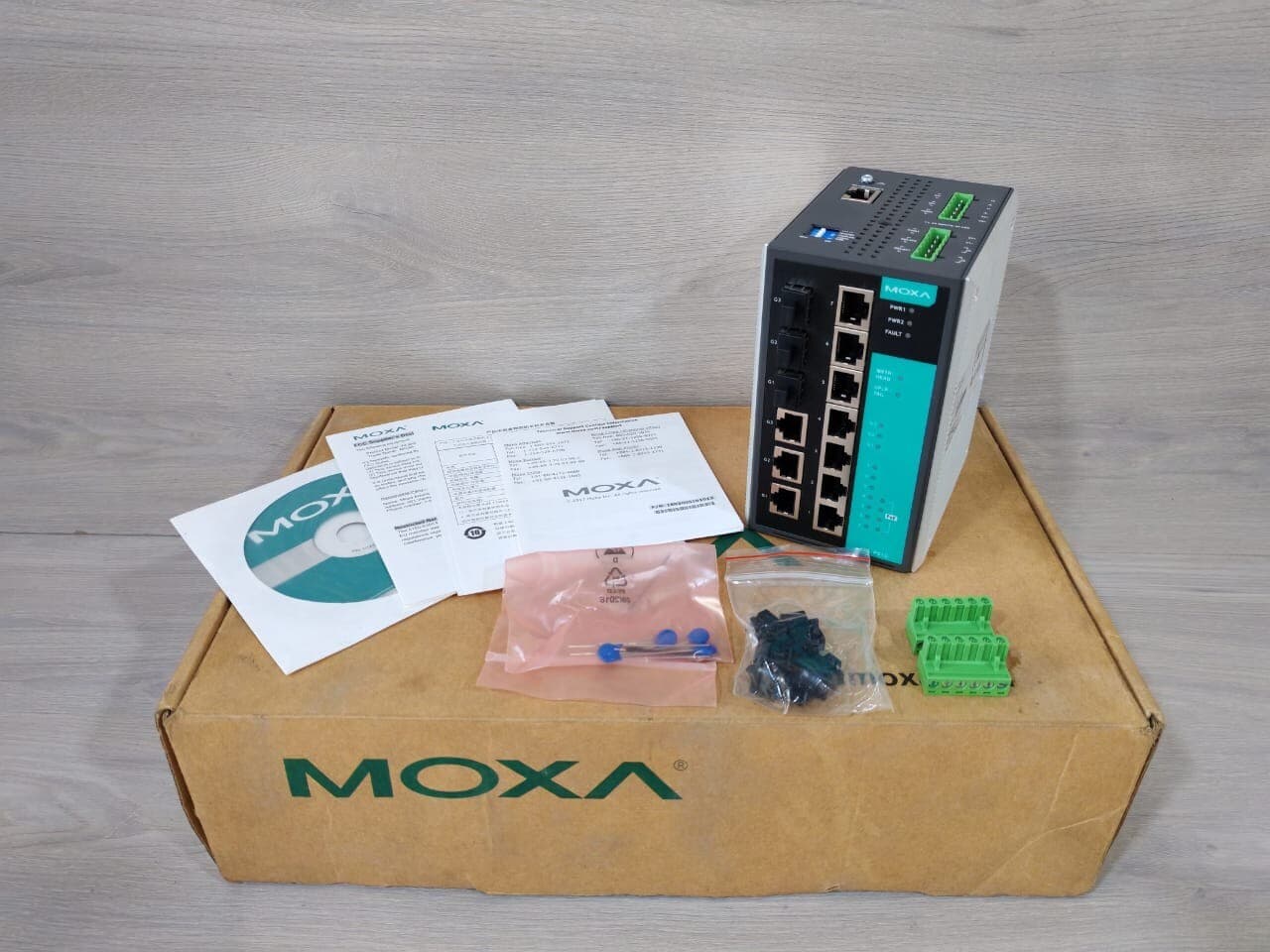 MOXA EDS-P510-T MANAGED ETHERNET SWITCH 3093000000294