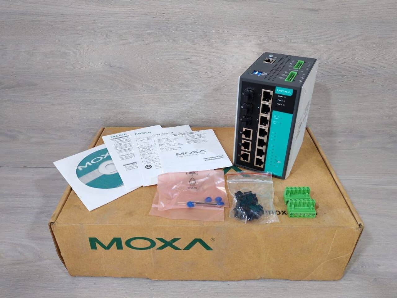 MOXA EDS-P510-T MANAGED ETHERNET SWITCH 3093000000294