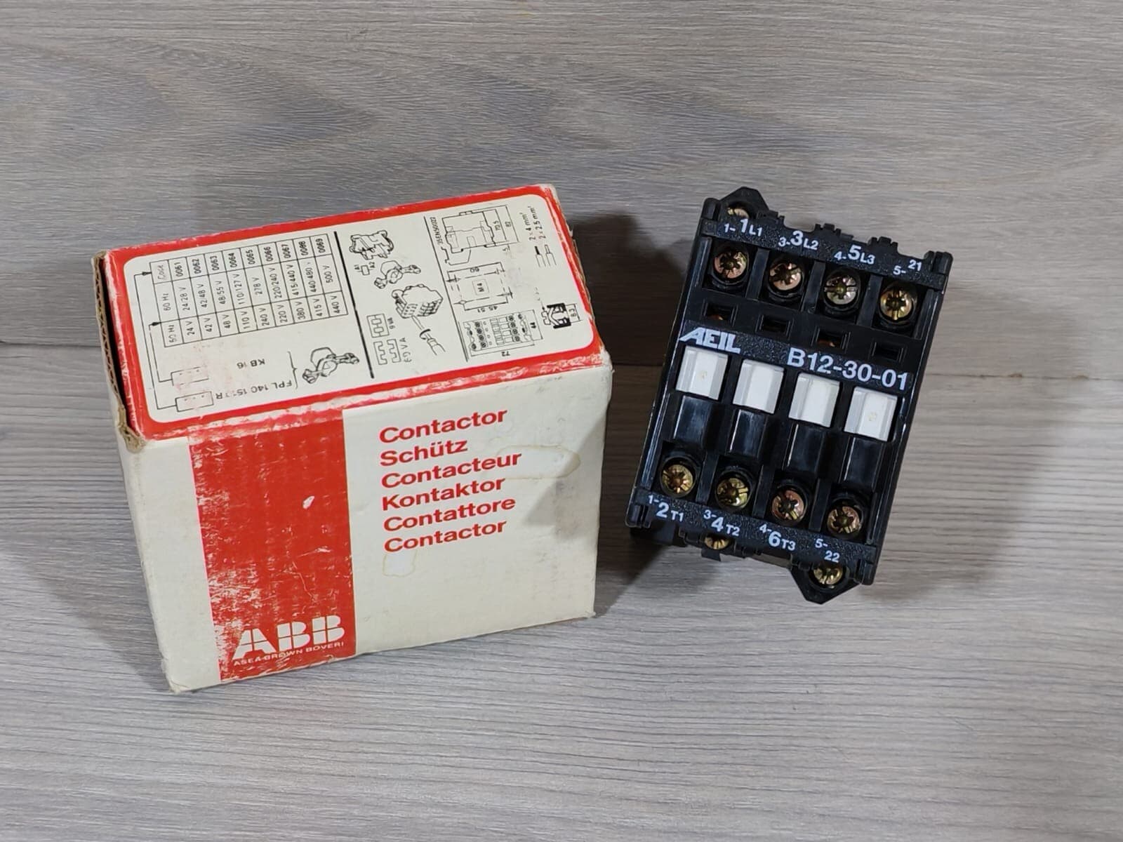 ABB AEIL B12-30-01 Contactor