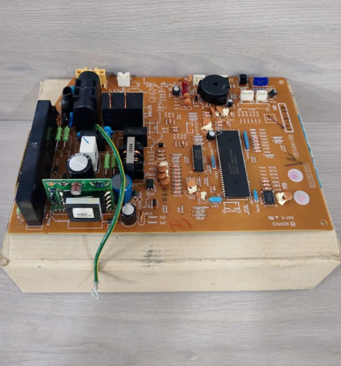 Mitsubishi computer circuit board DE00N110B SE76A628G03 - WITH FILTHY BOX