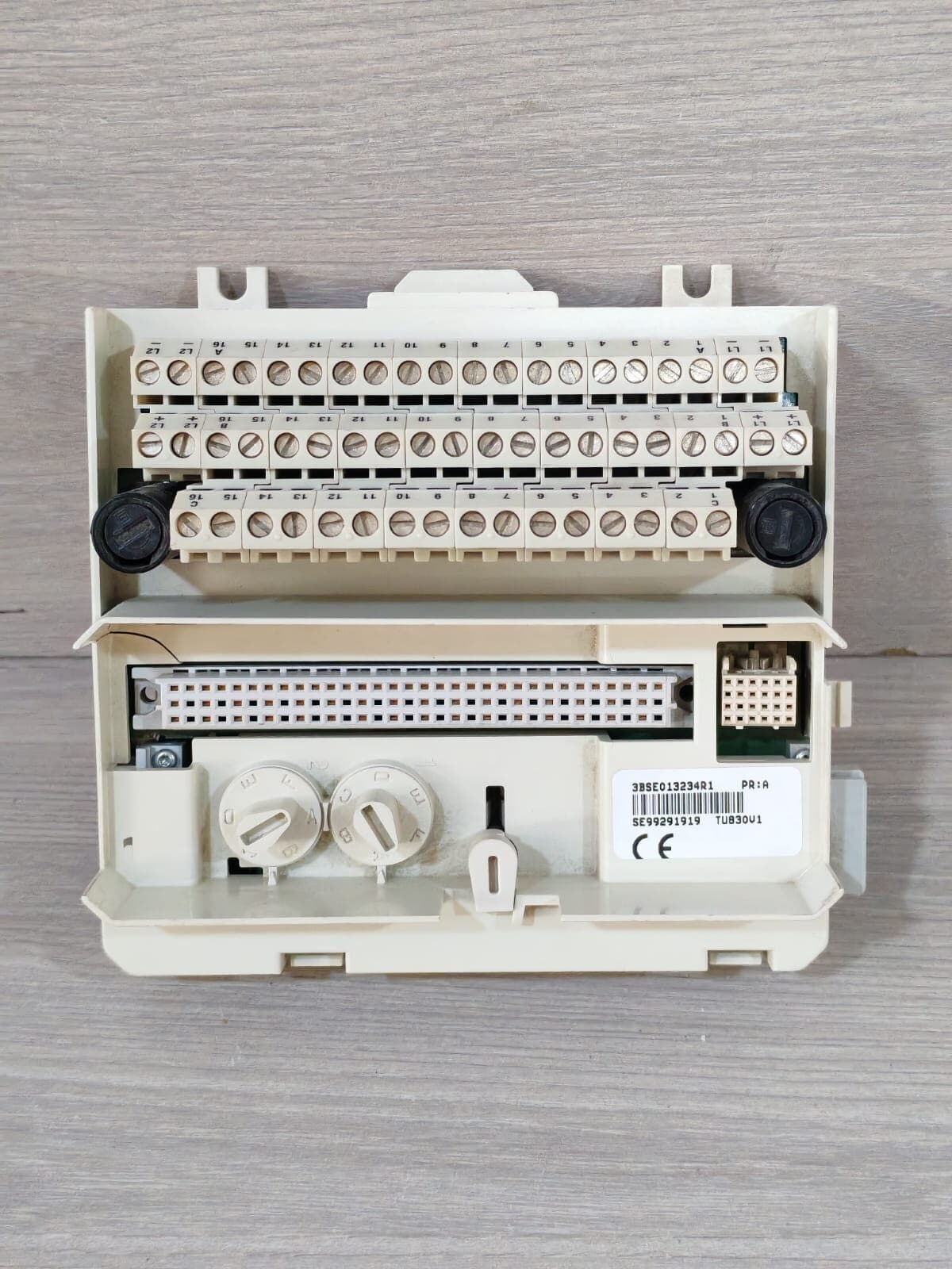 ABB 3BSE013234R1 PR:A TU830V1- BASE ONLY