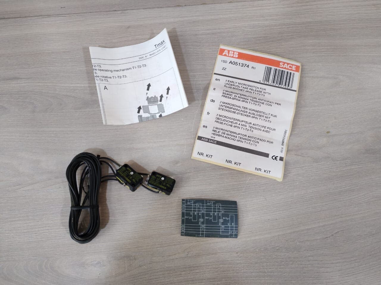 ABB 1SD A051374 R1 Auxilliary Contact -, Only Transparent Case