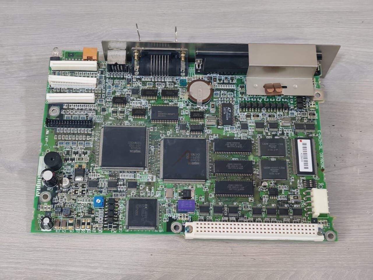 DIGITAL E-MAIN-SL- D97029C MOTHER BOARD AC100V FROM PRO-FACE GP577R-SC11