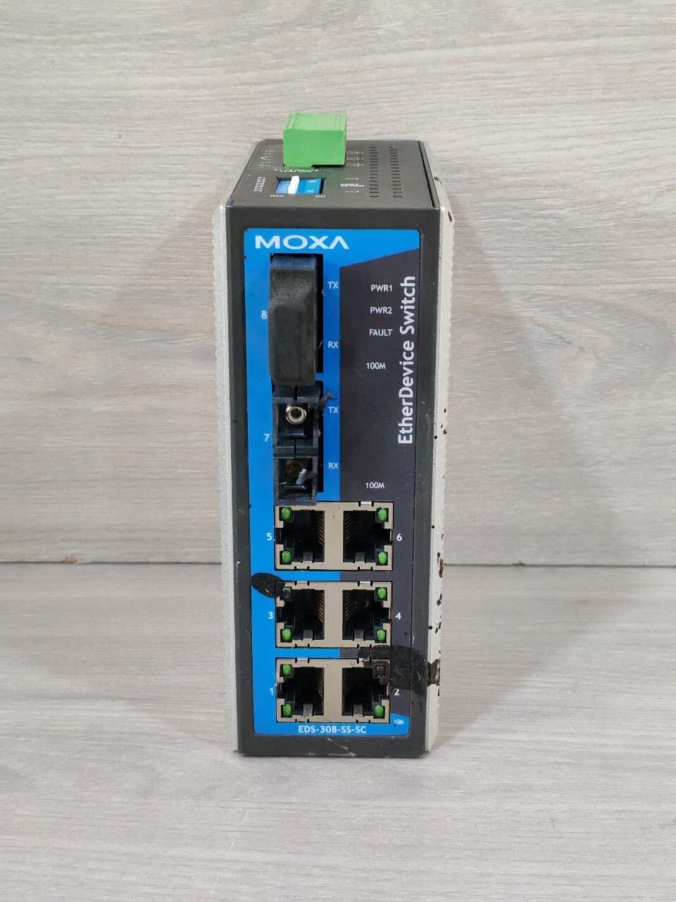 MOXA EDS-308-SS-SC REV.2.1 P/N 1201003084015 ETHERNET SWITCH