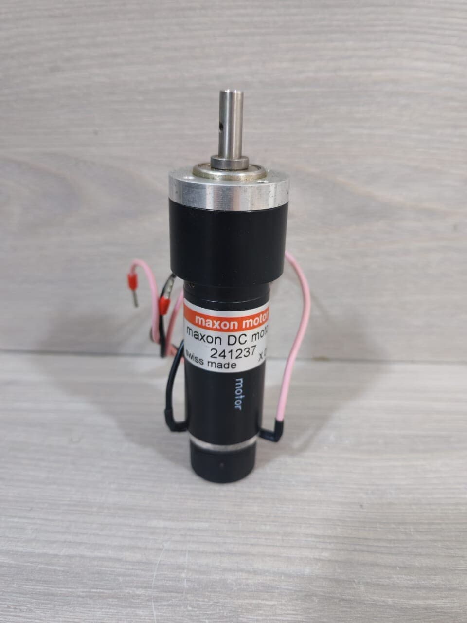 MAXON MOTOR 241237 DC MOTOR SWISS MADE X 01