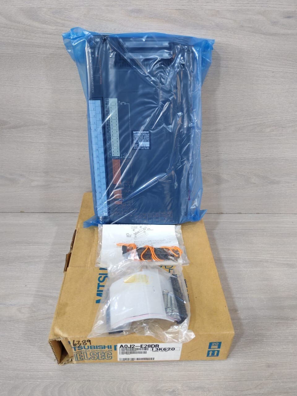 MITSUBISHI A0J2-E28DR PROGRAMMABLE CONTROLLER