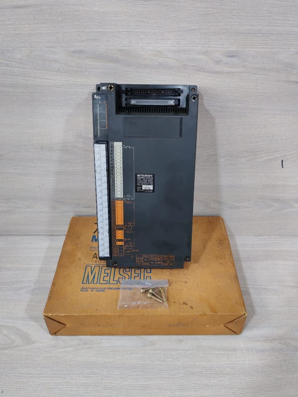 MITSUBISHI A0J2-E28BT IN/OUT DC12/24V PROGRAMMABLE CONTROLLER