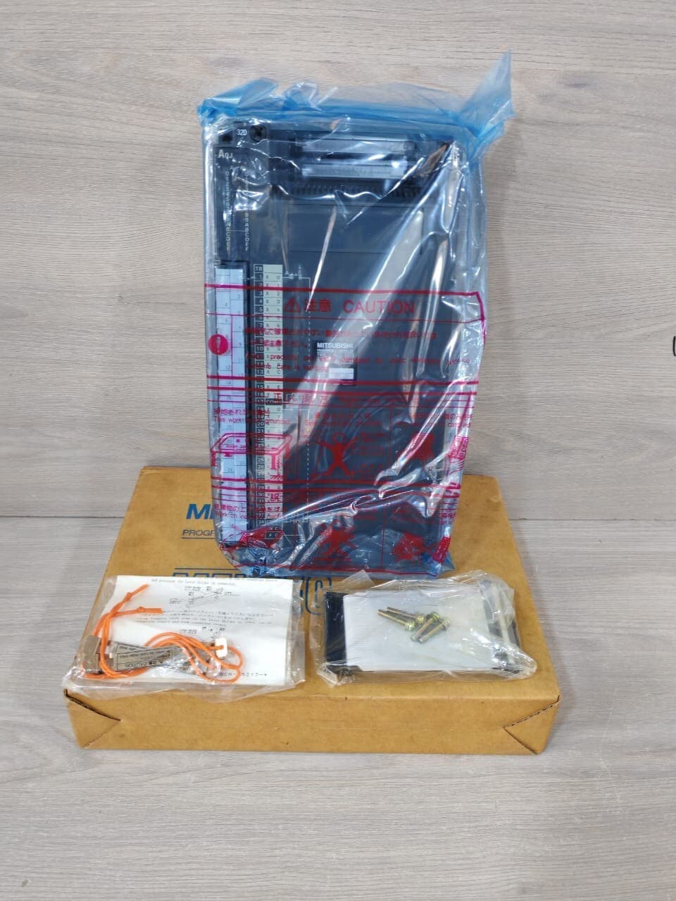 MITSUBISHI A0J2-E3D2 IN DC12/24V 3/7mA PROGRAMMABLE CONTROLLER