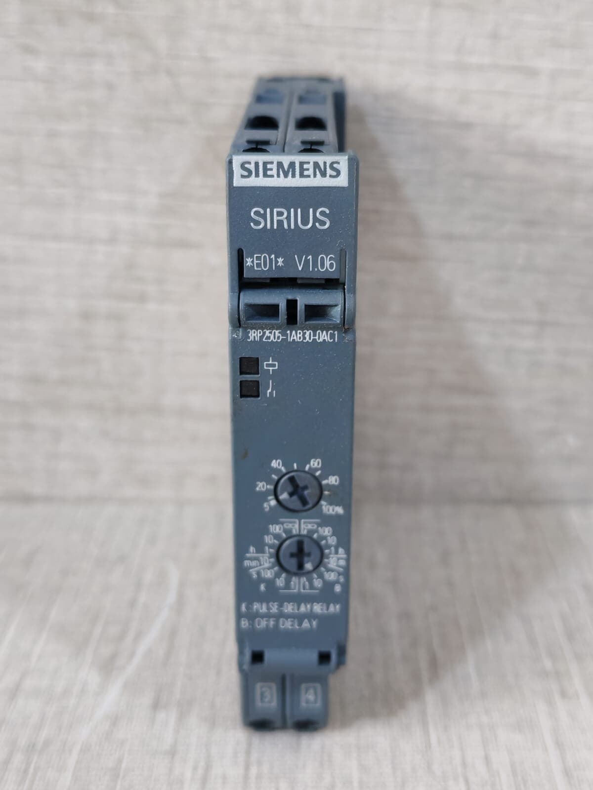 SIEMENS 3RP2505-1AB30-0AC1 TIME RELAY
