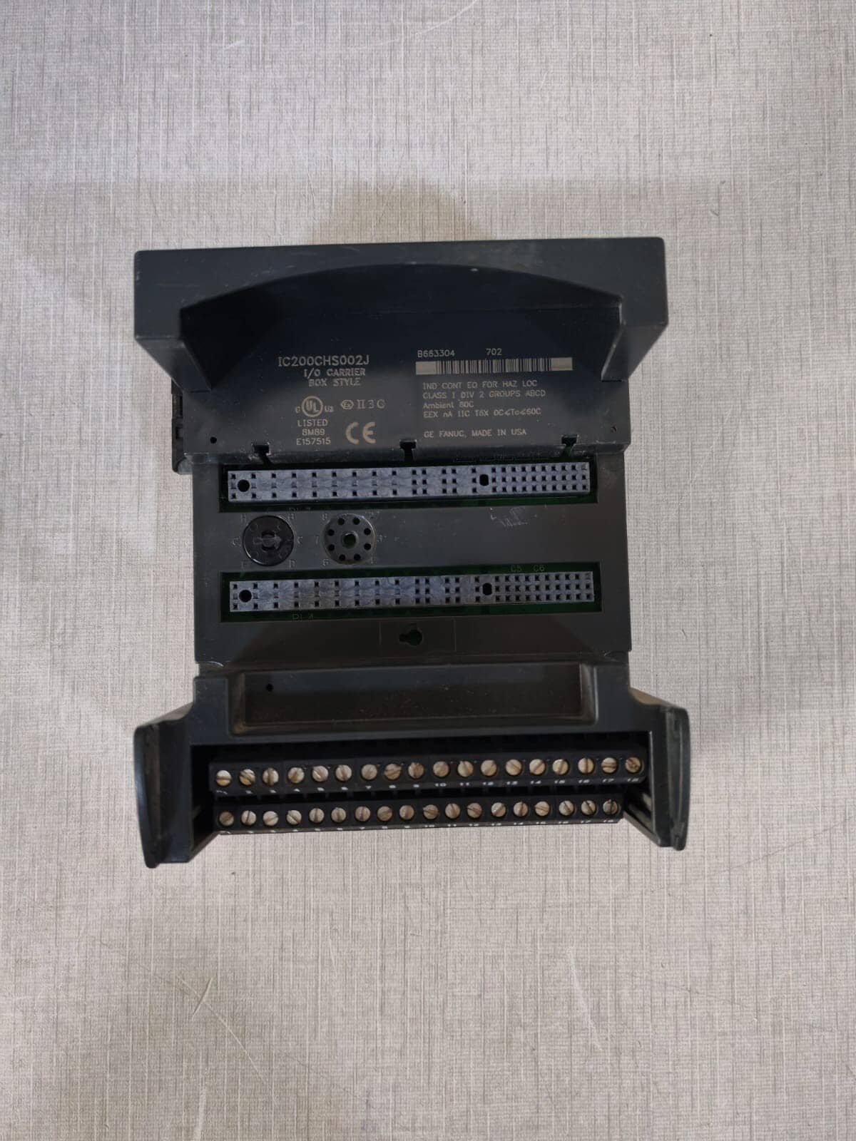 GE Fanuc IC200CHS2002J I/O Carrier Box Style