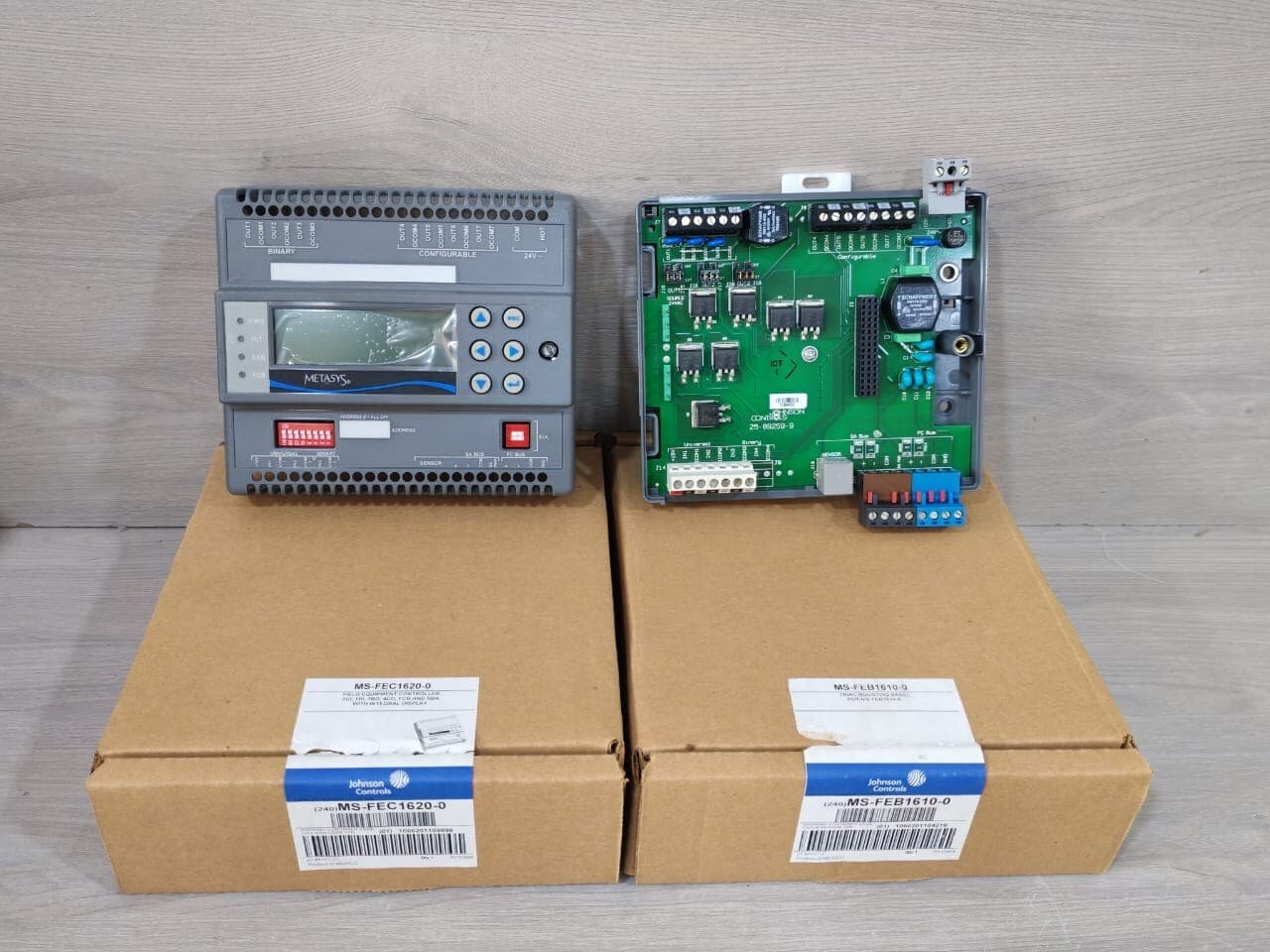 Johnson Controls MS-FEU1620-0 with Integral Display and Mounting Base