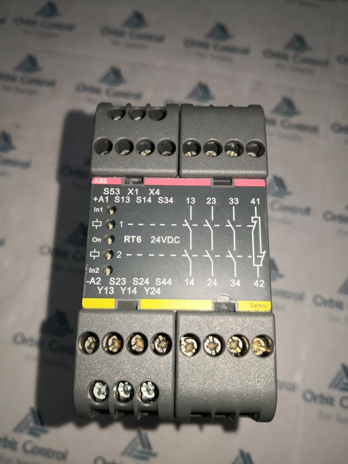 ABB 2TLA010026R0000 Safety Relay, 24 VDC