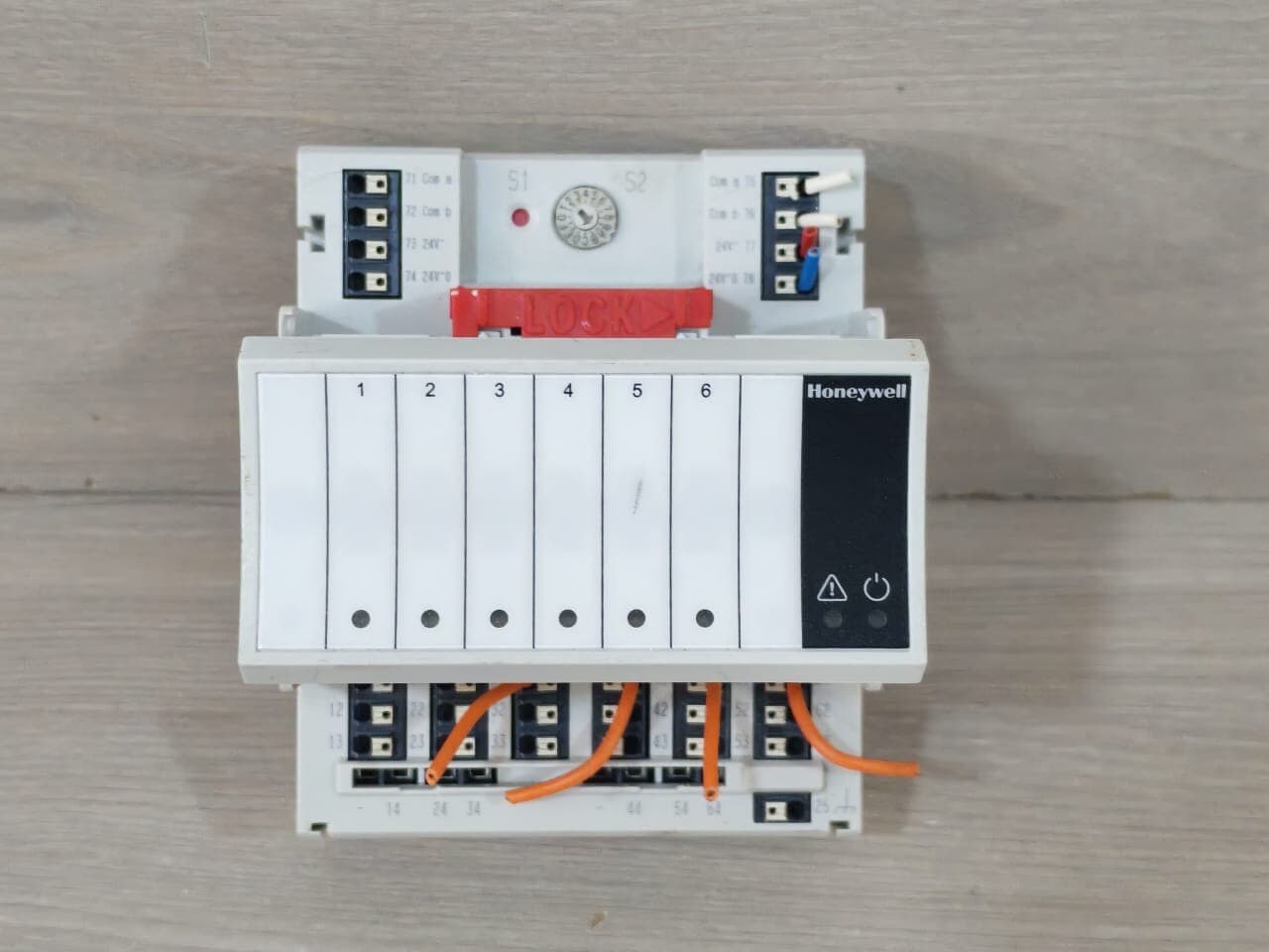 Honeywell XF824A 6-Relay Digital Output Module