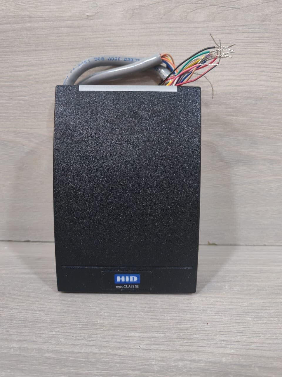 HID 920PMPNEKMA0BQ multiCLASS SE RP40 Wall Switch Reader RP40E