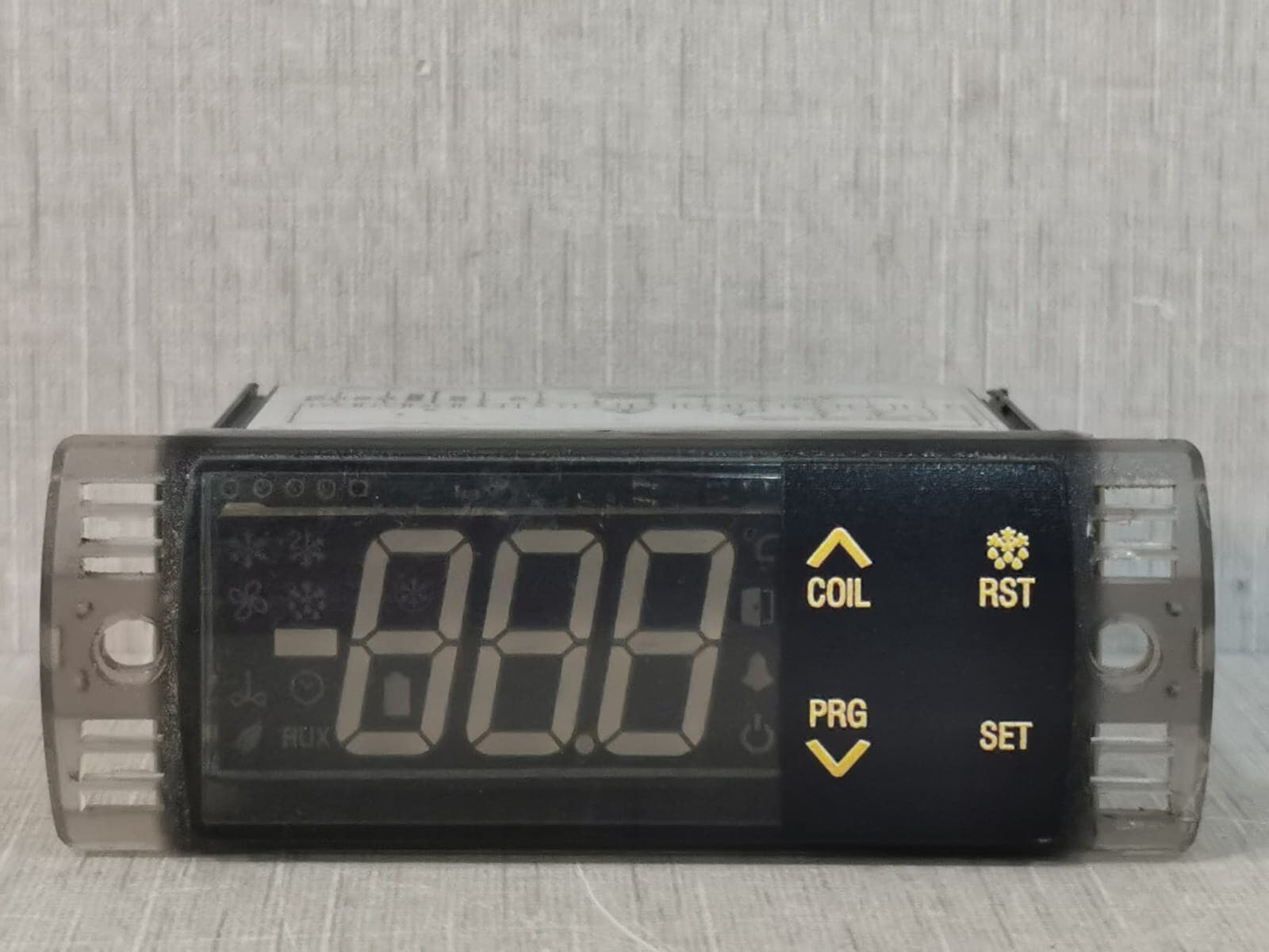 SZ-7524T-REAAB DIGITAL CONTROLLER 250V