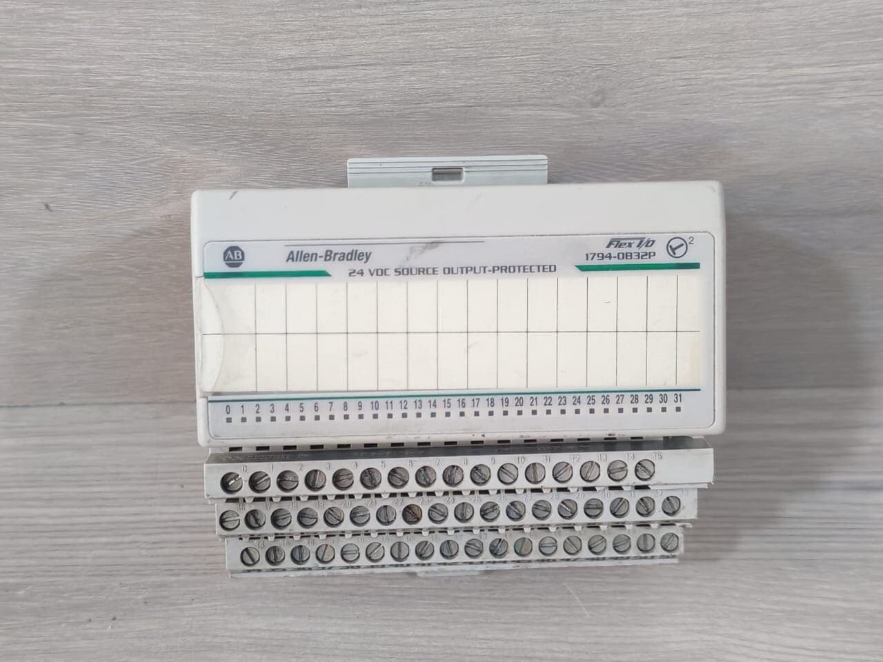 Allen-Bradley 1794-0B32P Ser.A 97284771 Rev.A01 with 1794-TB32 Ser.A 96385272