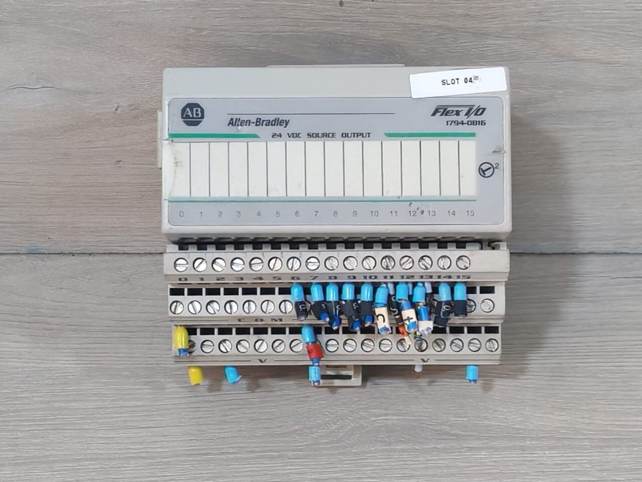 Allen-Bradley 1794-OB16 Ser.A PN-107236 Rev.A01 W/ 1794-TB3 Ser.A 96145473 Base