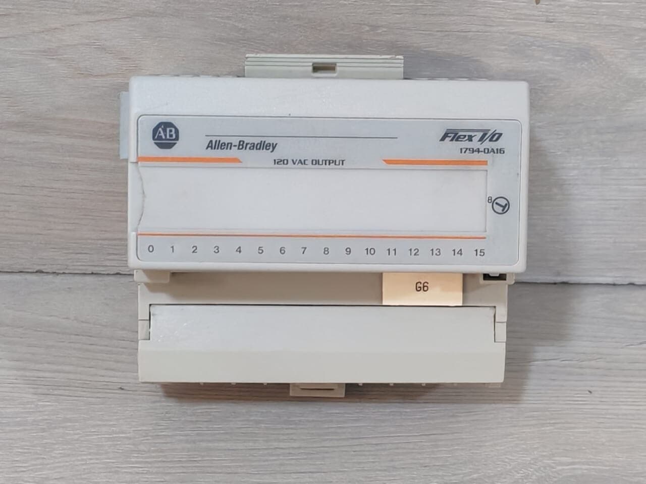 Allen-Bradley 1794-0A16 Ser.A 97284371 Rev.B01 W/ 1794-TBN Ser.A 96174274 Base