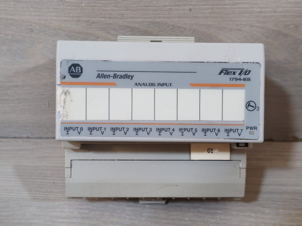 Allen-Bradley 1794-IE8 Ser.B Analog Input Module W/ 1794-TBN Ser.A 96174274 Base