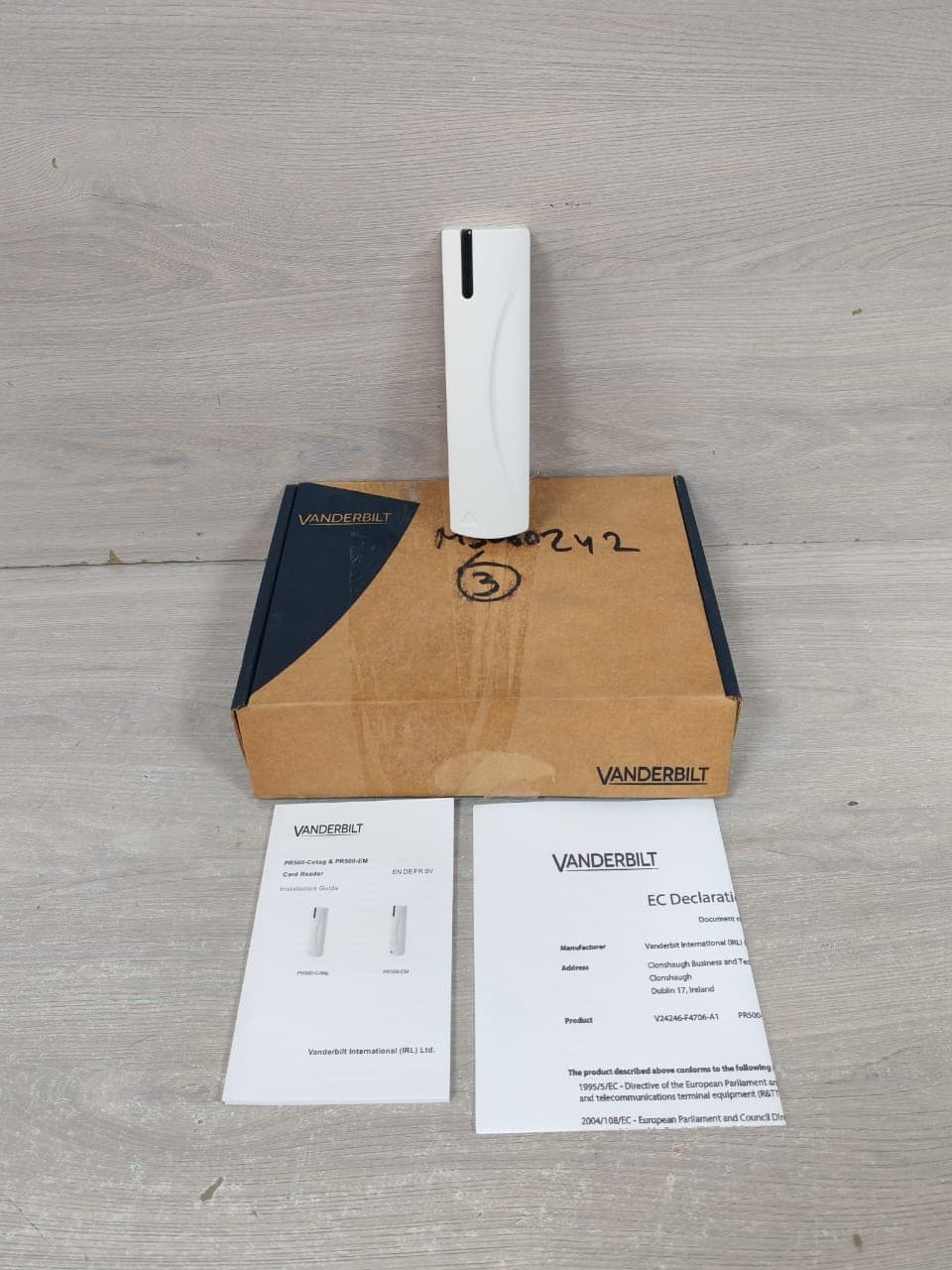 VANDERBILT PR500-COTAG P/N;V24246-F4706-A1 REV.3 MULLION PROXIMITY READER 12-24V