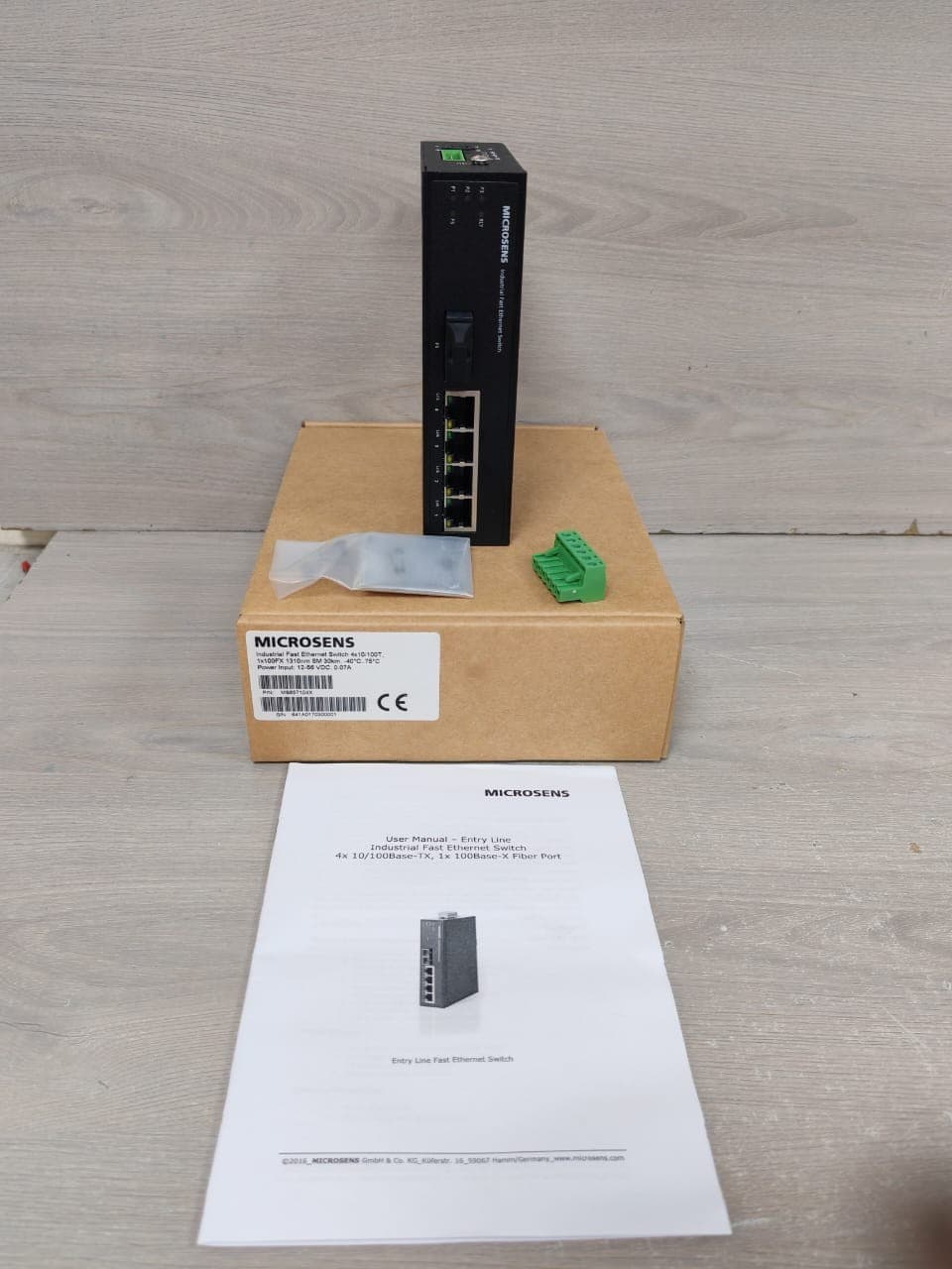 MICROSENS MS657104X INDUSTRIAL FAST ETHERNET SWITCH 4X10/100T 1X100FX 12-58VDC