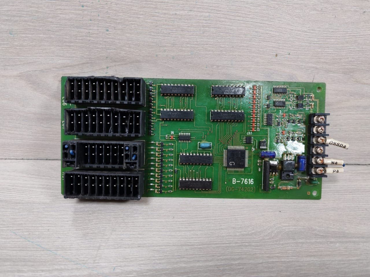 B-7616 / DG-74202 Printed Circuit Board